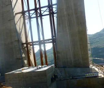 منتجاتنا وخدماتنا حصلت على الثناء في بناء واجهة المستخدم الرسومية تشيان الطريق السريع 260 متر جسر معلق من العملاء في الصين